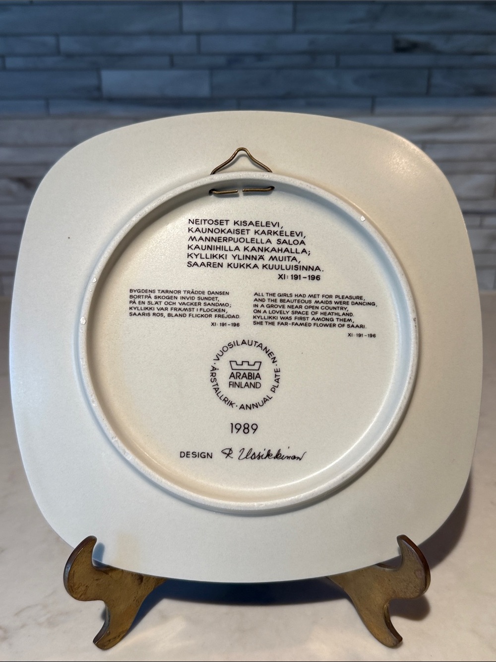 Arabia Finland 1989 Collector Plate
Raija Uosikkinen Kalevala Collection - Picture 4 of 7